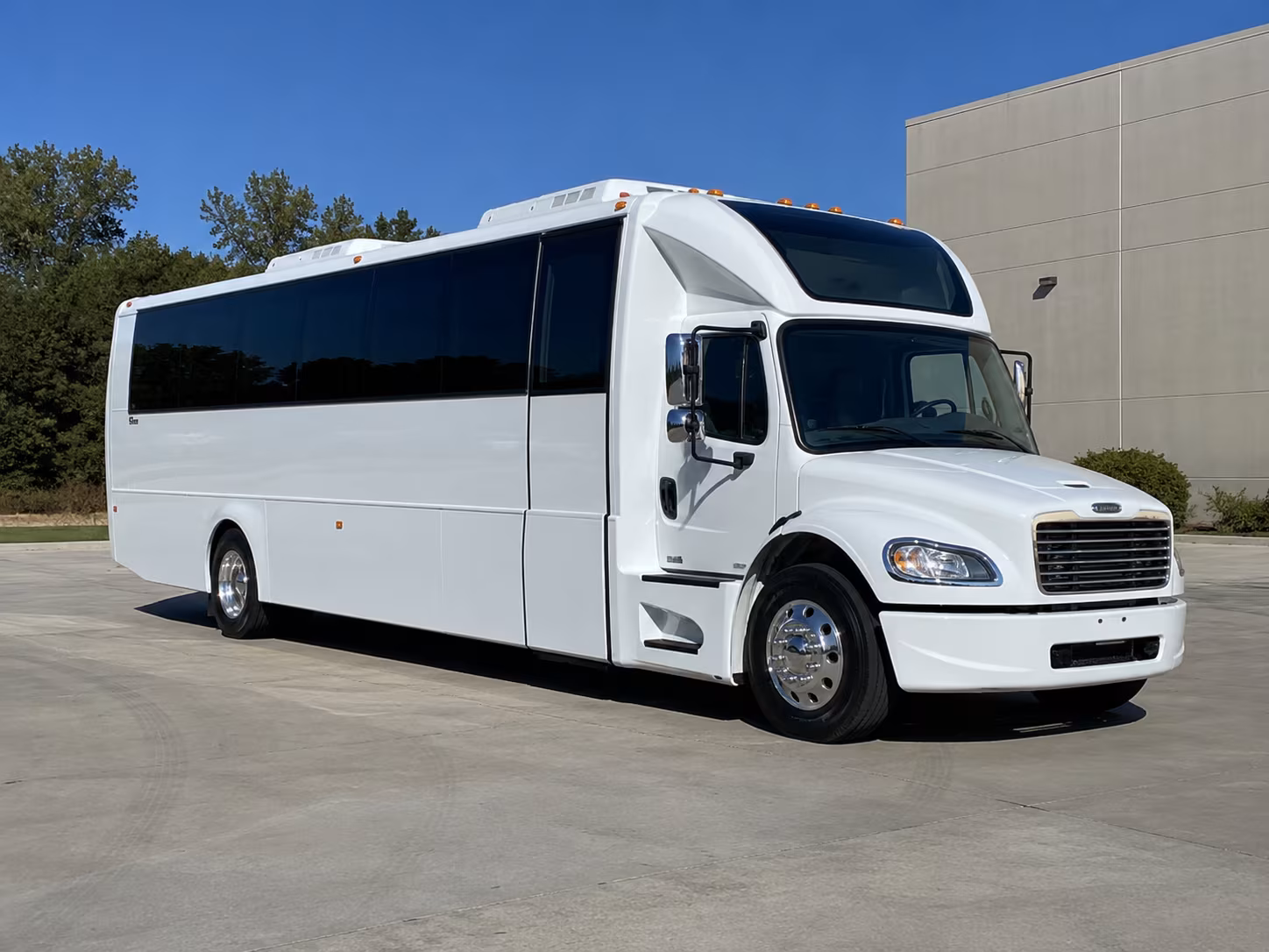 santa monica 28 passenger party bus